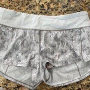 Lululemon Women's speed short 2.5 low rise like new grey print